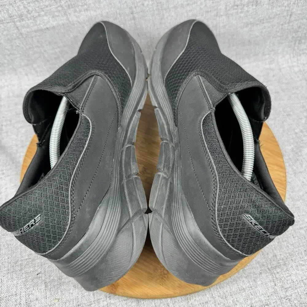 Skechers Shoes Men's Size 13 Relaxed Fit Slip On Sneakers